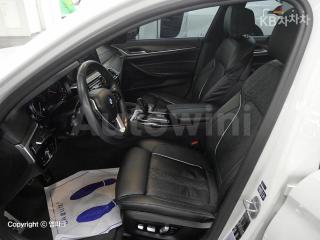 2018 BMW 5 SERIES 520D - 10