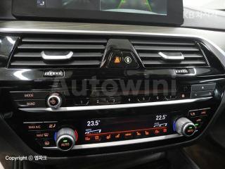 2018 BMW 5 SERIES 520D - 13