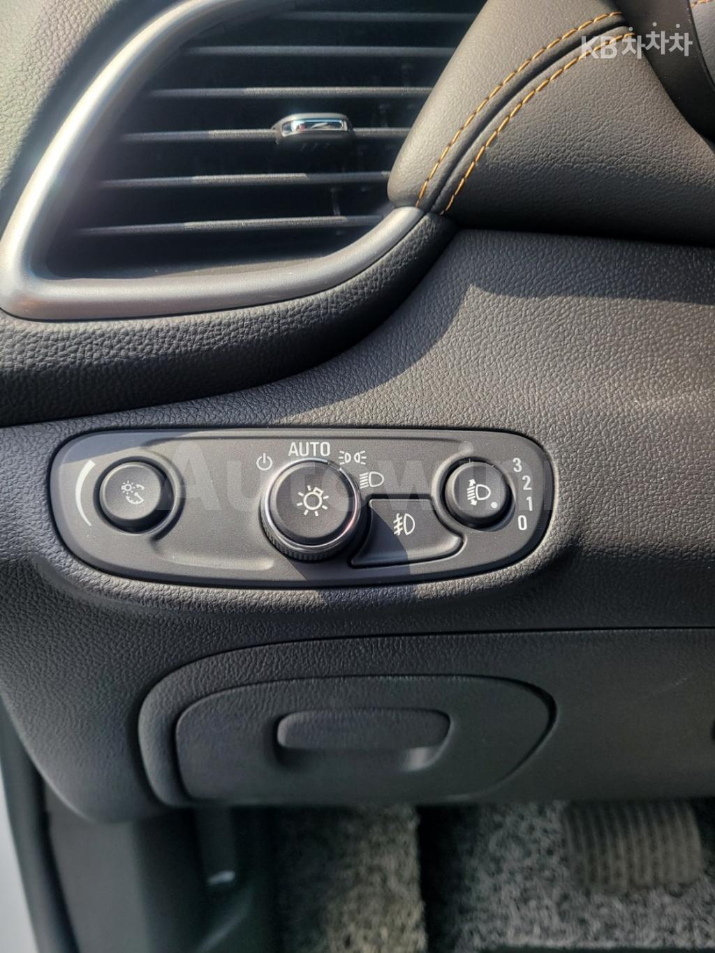 2020 GM DAEWOO (CHEVROLET)  TRAX 1.4 LT 코어 - 13
