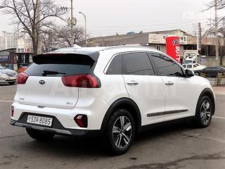 KNACB81CGLA379962 2020 KIA  NIRO 1.6 HEV PRESTIGE-3
