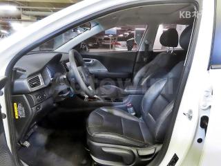 KNACA81CGHA043083 2017 KIA NIRO 1.6 LUXURY-5