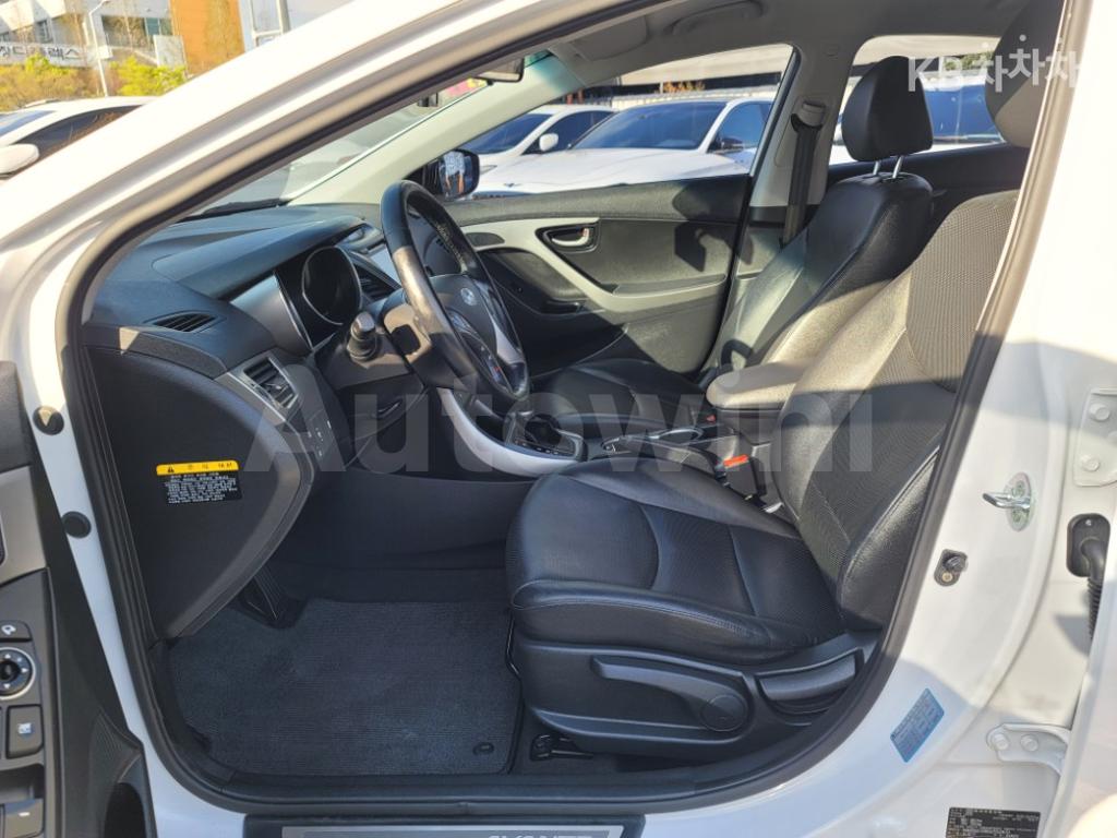 2016 HYUNDAI  AVANTE ELANTRA 1.6 GDI MORDERN BASIC - 9