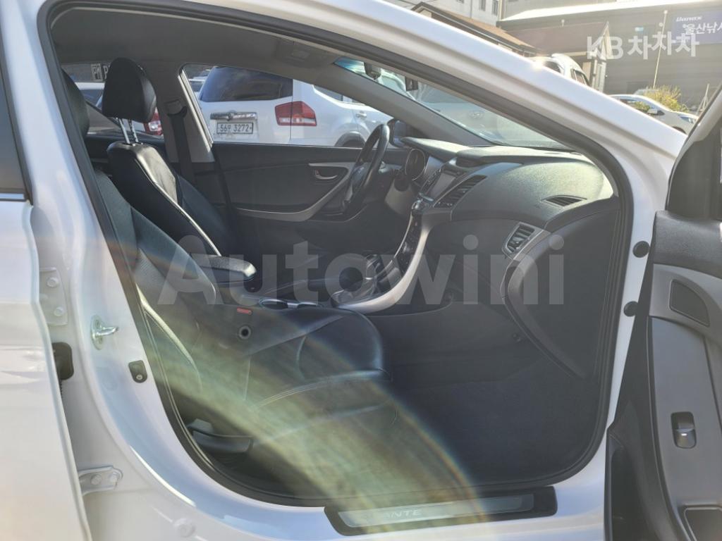 2016 HYUNDAI  AVANTE ELANTRA 1.6 GDI MORDERN BASIC - 10