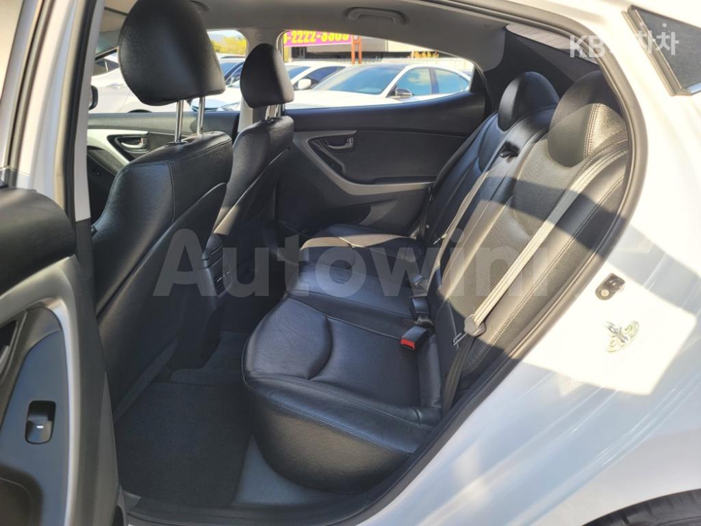 2016 HYUNDAI  AVANTE ELANTRA 1.6 GDI MORDERN BASIC - 17