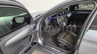 2017 BMW  5SERIES G30  520D M SPORT PACKAGE - 31