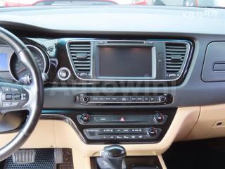 2015 KIA  CARNIVAL SEDONA 9 SEATS 2.2 DIESEL PRESTIGE - 10