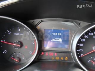 2015 KIA  CARNIVAL SEDONA 9 SEATS 2.2 DIESEL PRESTIGE - 11