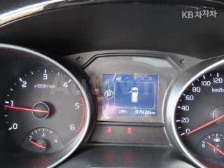 2015 KIA  CARNIVAL SEDONA 9 SEATS 2.2 DIESEL PRESTIGE - 14
