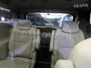 2019 KIA  CARNIVAL SEDONA 9 SEATS 2.2 DIESEL LUXURY - 15
