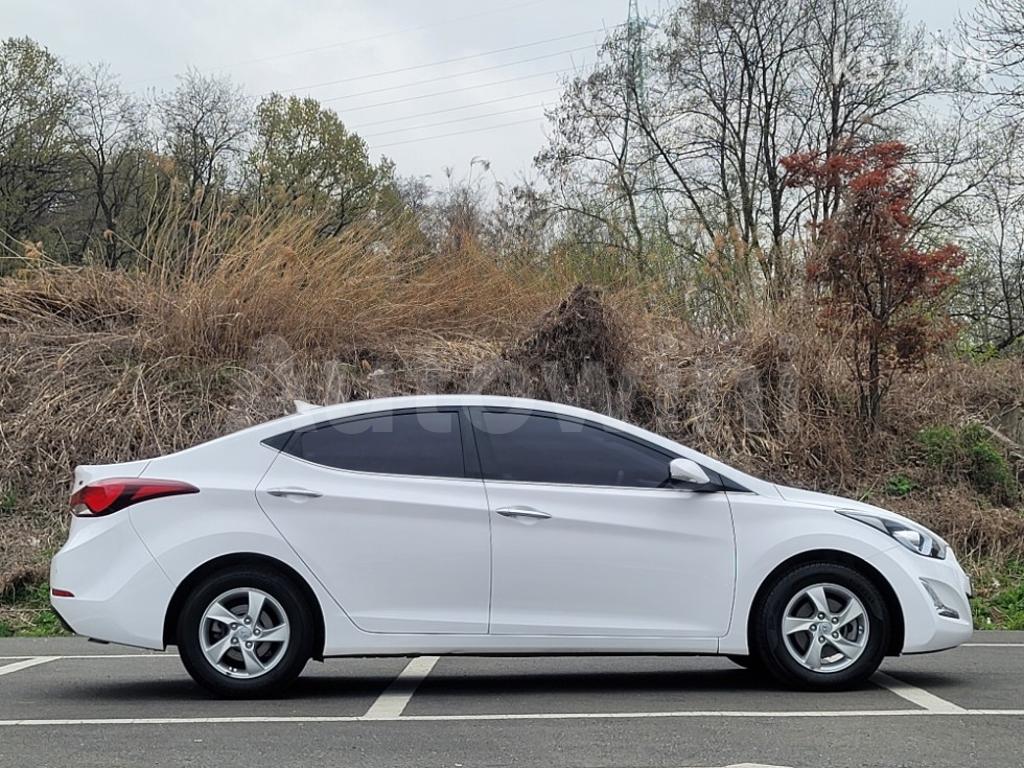 KMHDG41DBGU496202 2016 HYUNDAI  AVANTE ELANTRA 1.6 GDI SMART BASIC-3