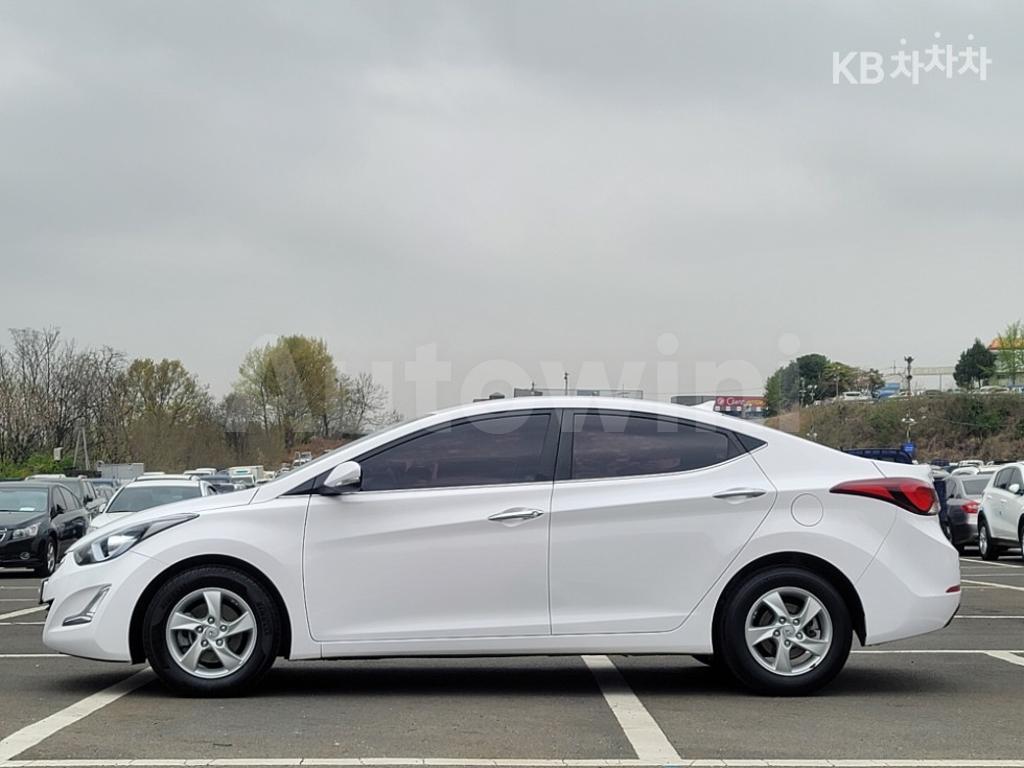 2016 HYUNDAI  AVANTE ELANTRA 1.6 GDI SMART BASIC - 8