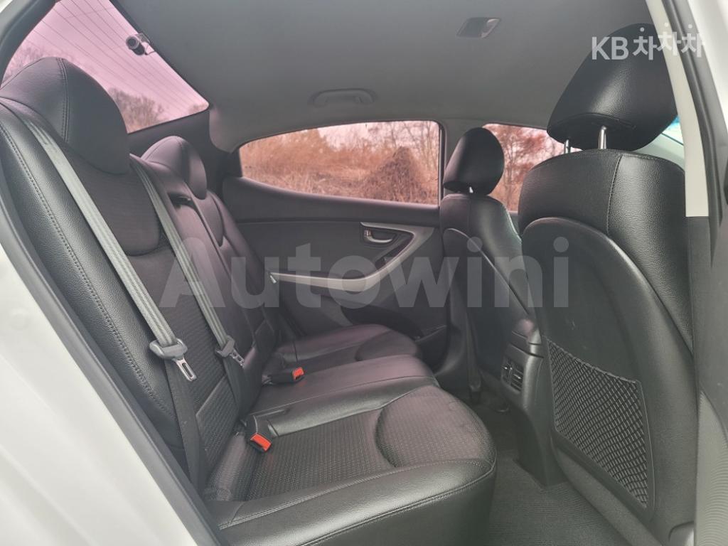 2016 HYUNDAI  AVANTE ELANTRA 1.6 GDI SMART BASIC - 17