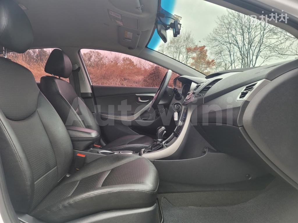2016 HYUNDAI  AVANTE ELANTRA 1.6 GDI SMART BASIC - 18