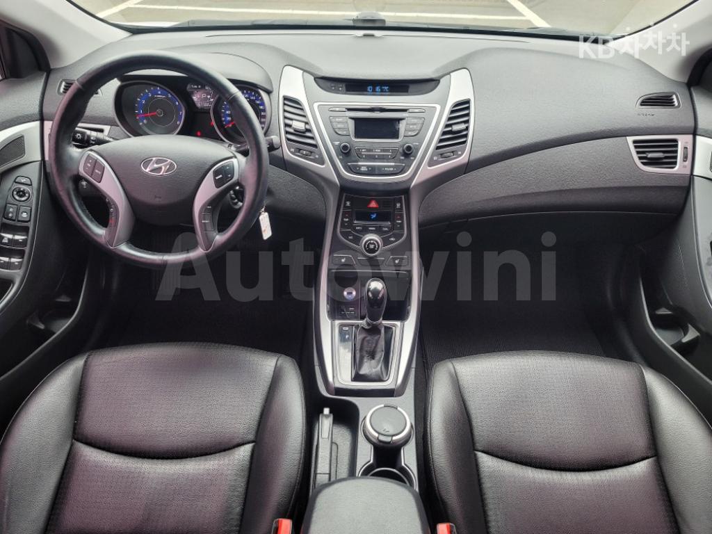2016 HYUNDAI  AVANTE ELANTRA 1.6 GDI SMART BASIC - 19