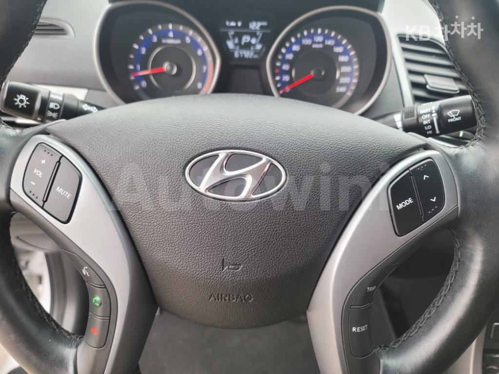 2016 HYUNDAI  AVANTE ELANTRA 1.6 GDI SMART BASIC - 22
