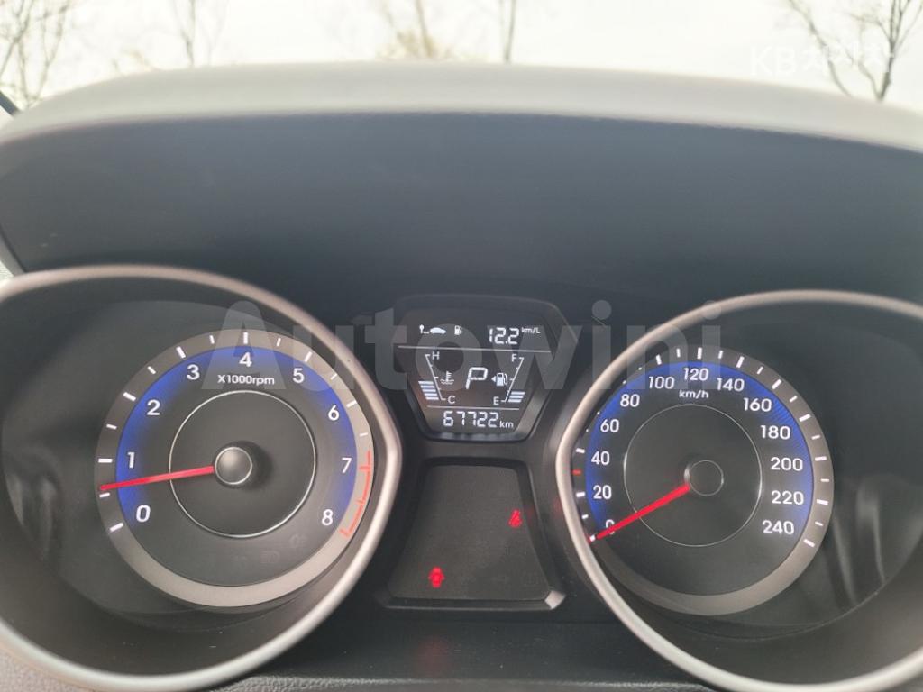 2016 HYUNDAI  AVANTE ELANTRA 1.6 GDI SMART BASIC - 23