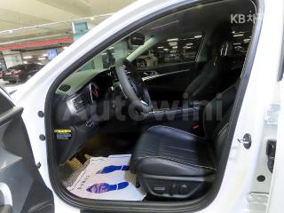 KMTG341ABLU068281 2020 GENESIS G70 2.0T ELITE-5