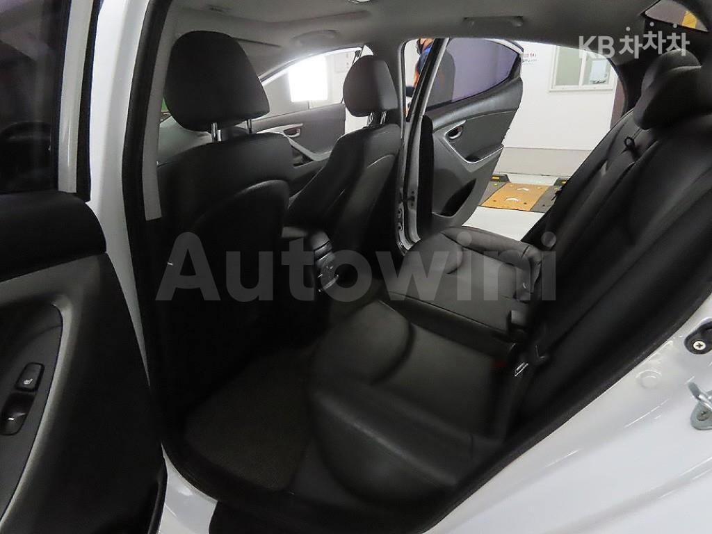 2016 HYUNDAI  AVANTE ELANTRA 1.6 GDI MORDERN BASIC - 10