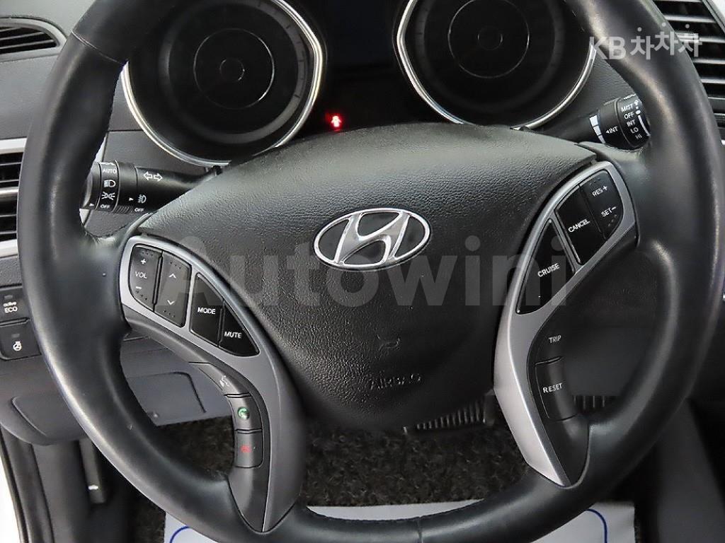 2016 HYUNDAI  AVANTE ELANTRA 1.6 GDI MORDERN BASIC - 13