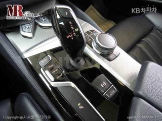 2017 BMW  5SERIES G30  520D M SPORT PACKAGE - 11