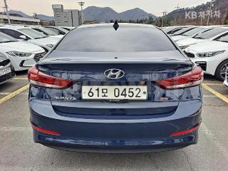 KMHD041DBGU048780 2016 HYUNDAI  AVANTE ELANTRA 1.6 GDI PREMIUM BASIC-3