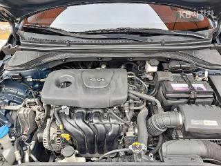 KMHD041DBGU048780 2016 HYUNDAI  AVANTE ELANTRA 1.6 GDI PREMIUM BASIC-5