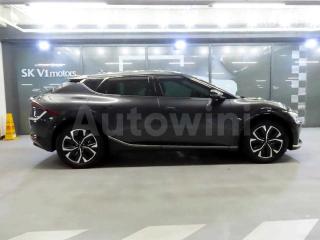 KNAC381AFNA023649 2022 KIA EV6 롱 레인지 2WD 어스-2