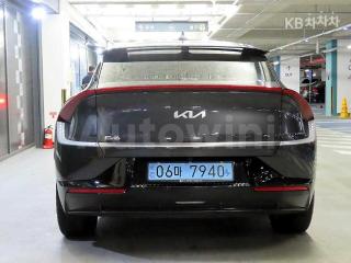 KNAC381AFNA023649 2022 KIA EV6 롱 레인지 2WD 어스-4