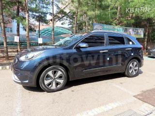 KNACC81CGHA025105 2017 KIA NIRO 1.6 NOBLESSE-1