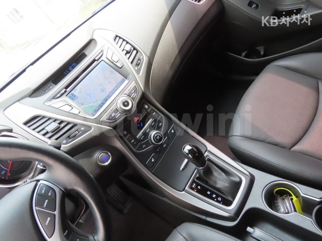 2016 HYUNDAI  AVANTE ELANTRA 1.6 GDI MORDERN BASIC - 10