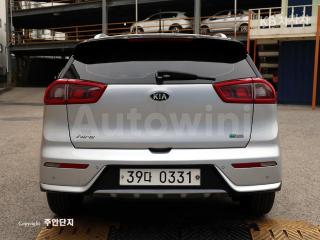 KNACB81CGHA022722 2017 KIA NIRO 1.6 PRESTIGE-2