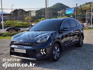 KNACB81CGLA366570 2020 KIA  NIRO 1.6 HEV PRESTIGE-0