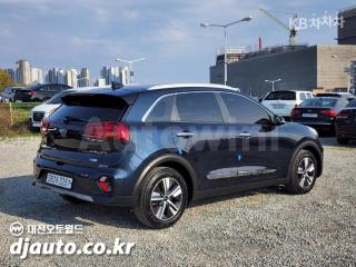 KNACB81CGLA366570 2020 KIA  NIRO 1.6 HEV PRESTIGE-3
