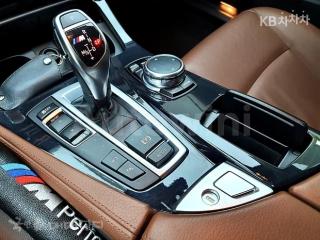2016 BMW 5 SERIES 520D - 12