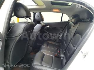 2018 MERCEDES BENZ GLA X156 GLA220 PREMIUM - 9
