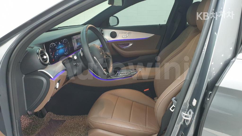 2021 MERCEDES BENZ E-CLASS W213  E250 AVANTGARDE - 19