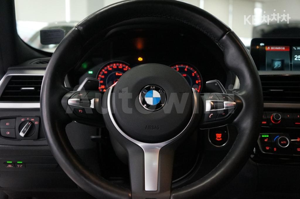 2018 BMW 3 SERIES 330I F30 쉐도우 EDITION - 12