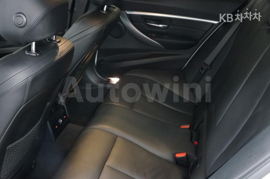 2018 BMW 3 SERIES 330I F30 쉐도우 EDITION - 11