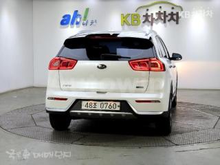 KNACB81CGHA002063 2017 KIA NIRO 1.6 PRESTIGE-2