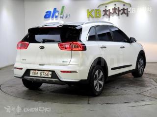 KNACB81CGHA002063 2017 KIA NIRO 1.6 PRESTIGE-3