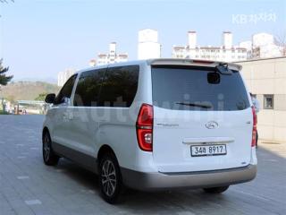 KMHWK81KDKU002997 2019 HYUNDAI  GRAND STAREX URBAN 9 SEATS 4WD EXCLUSIVE-3