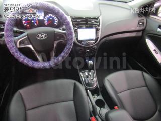 KMHCT41BEKU440193 2019 HYUNDAI ACCENT  1.4 VVT MORDERN-4