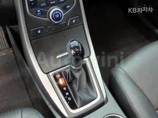 2016 HYUNDAI  AVANTE ELANTRA 1.6 GDI SMART BASIC - 10