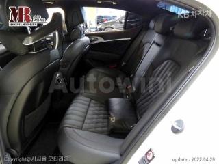 KMTG341ABLU067382 2020 GENESIS G70 2.0T AWD ELITE-5