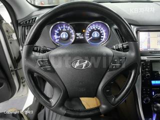 2011 HYUNDAI YF SONATA Y20 LUXURY - 8