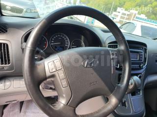 2017 HYUNDAI  GRAND STAREX VAN 5 SEATS MORDERN - 9