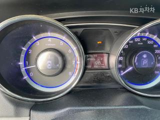 2011 HYUNDAI YF SONATA CVVL GRAND - 16