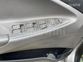 2011 HYUNDAI YF SONATA CVVL GRAND - 18