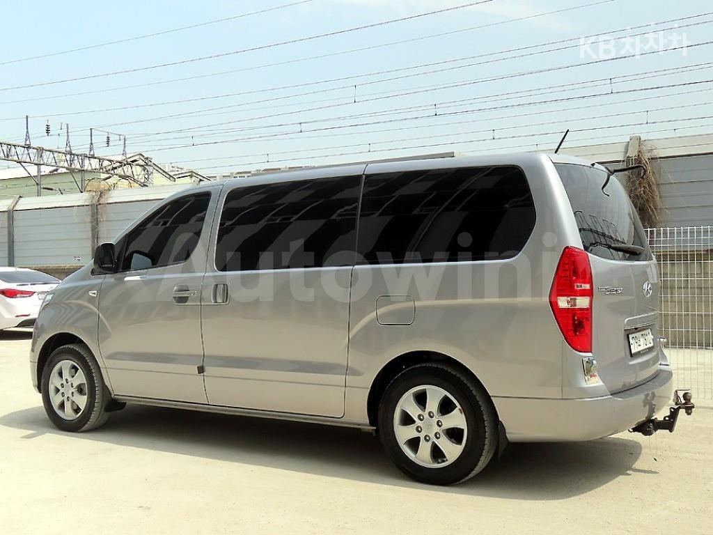 KMJWA37KDKU051560 2019 HYUNDAI  GRAND STAREX 캠핑카 4 SEATS 4WD-2