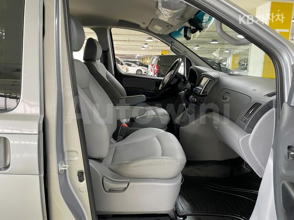 2018 HYUNDAI  GRAND STAREX VAN 5 SEATS SMART - 8